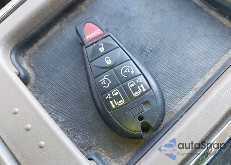 2013 Chrysler Town & Country Touring-L z USA, uszkodzony, nr VIN 2C4RC1CG6DR767750